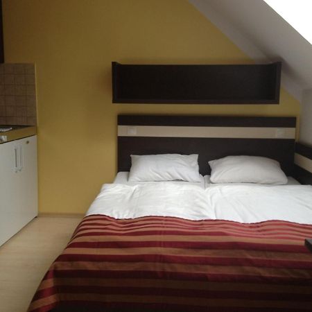 Apartman Nellinka Bešeňová Esterno foto